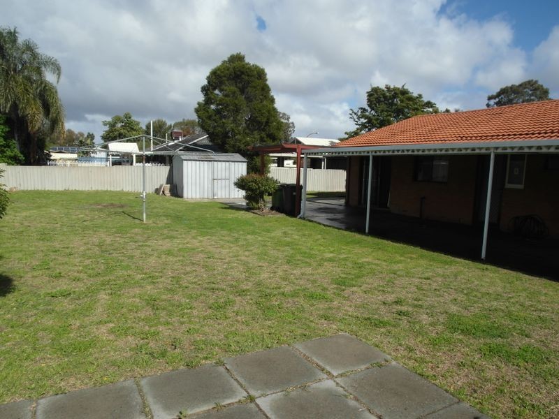 19 Nardoo Way, Maddington WA 6109