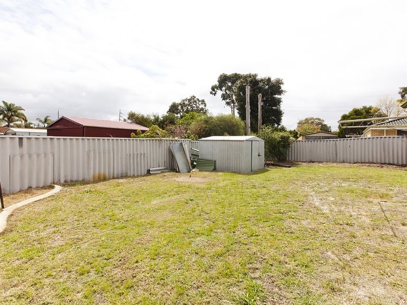 15 Mackay Crescent, Gosnells WA 6110