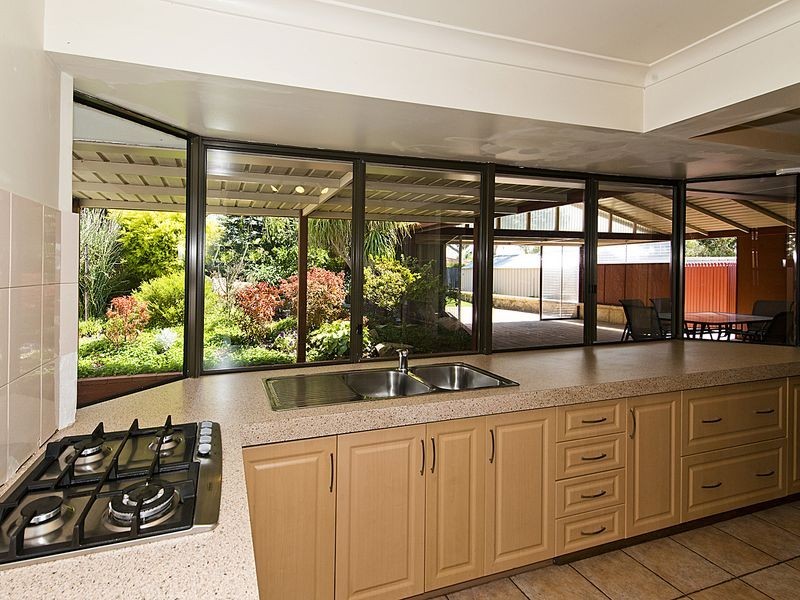 52 Wooramel Crescent, Gosnells WA 6110