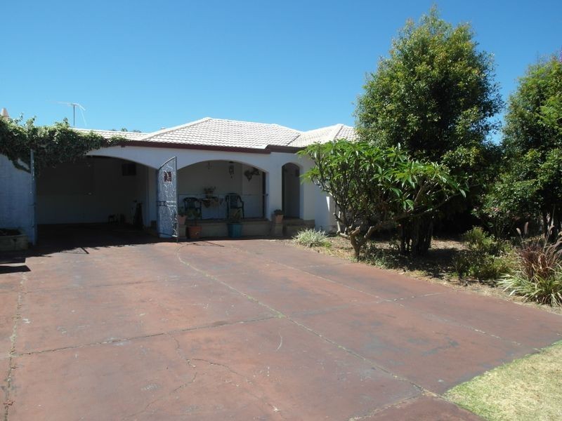 4 Dawson Way, Parmelia WA 6167