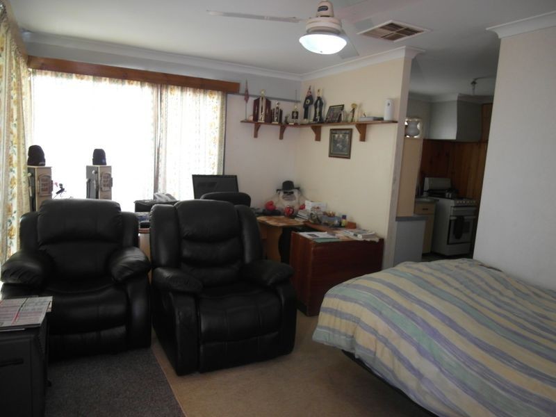 12 Kirkland Way, Parmelia WA 6167