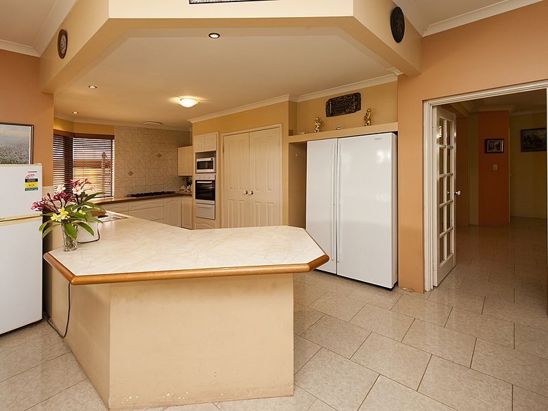 9 Orly Cove, Port Kennedy WA 6172