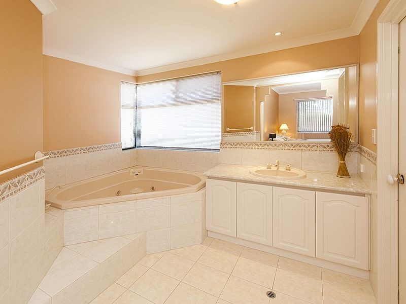 9 Orly Cove, Port Kennedy WA 6172