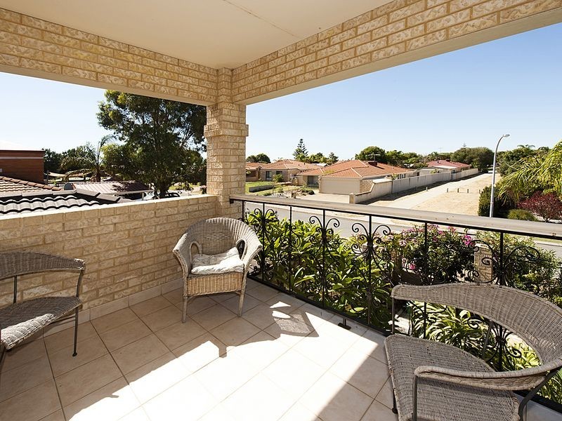9 Orly Cove, Port Kennedy WA 6172