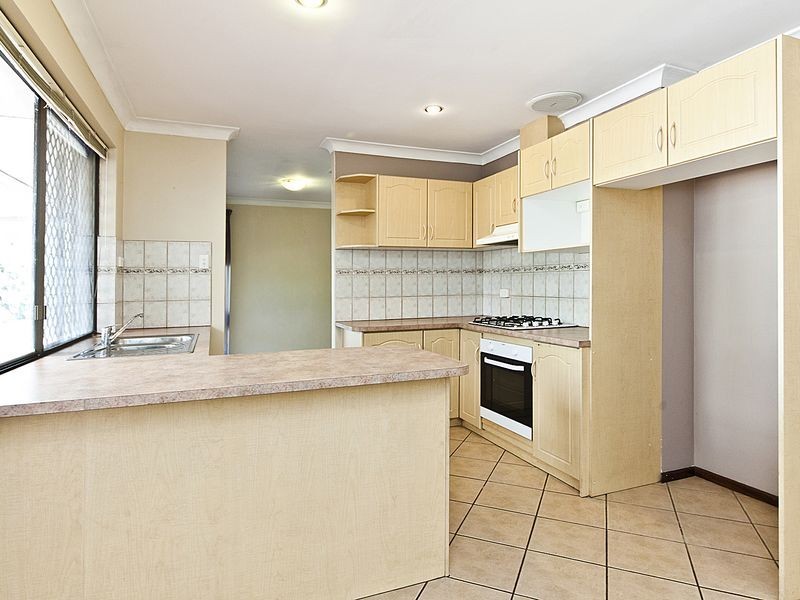 16 Windsor Drive, Gosnells WA 6110