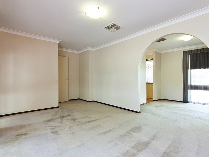 16 Windsor Drive, Gosnells WA 6110