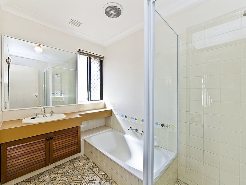 16 Windsor Drive, Gosnells WA 6110