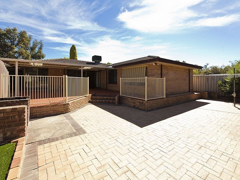 16 Windsor Drive, Gosnells WA 6110