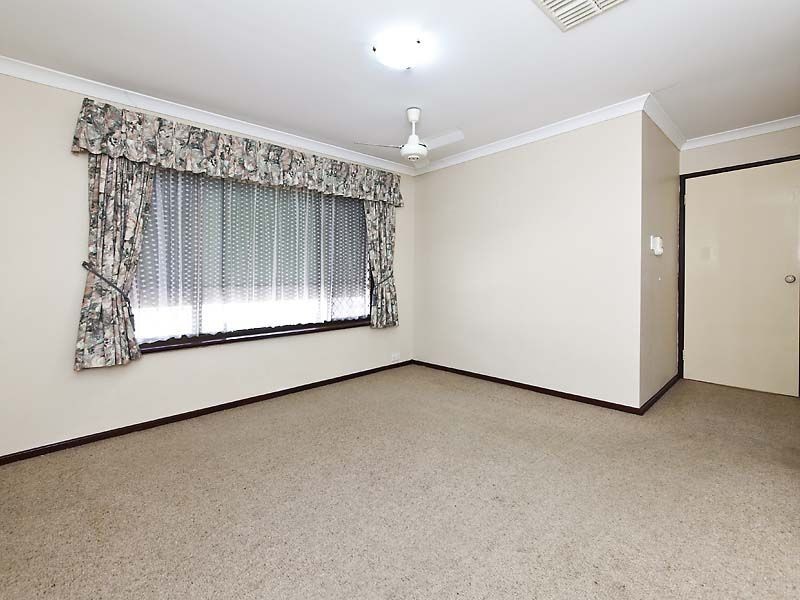 16 Windsor Drive, Gosnells WA 6110