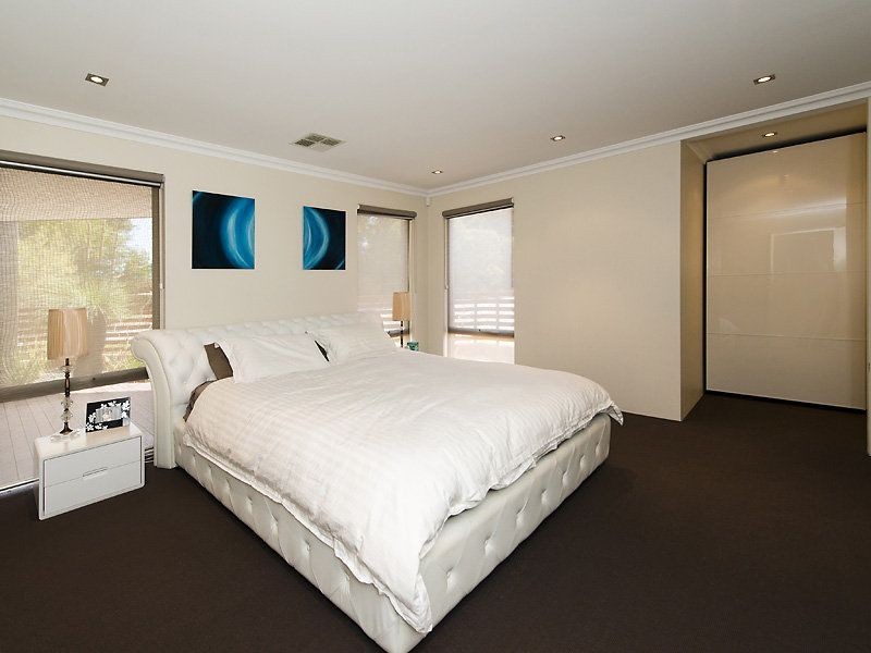 37 Strathclyde Circuit, Champion Lakes WA 6111