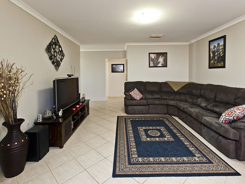 30 Kilmurray Elbow, Huntingdale WA 6110