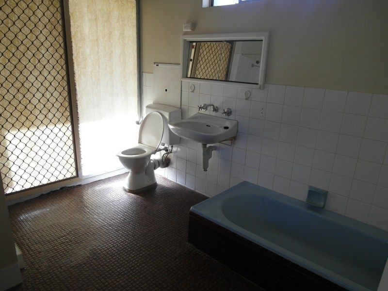 22 Hemeleers Street, Gosnells WA 6110