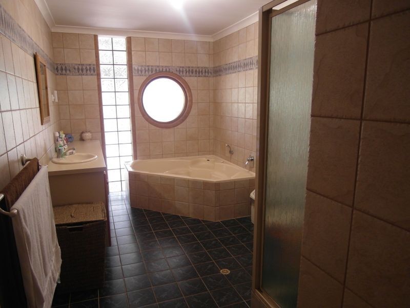 24 Stephen Street, Orange Grove WA 6109