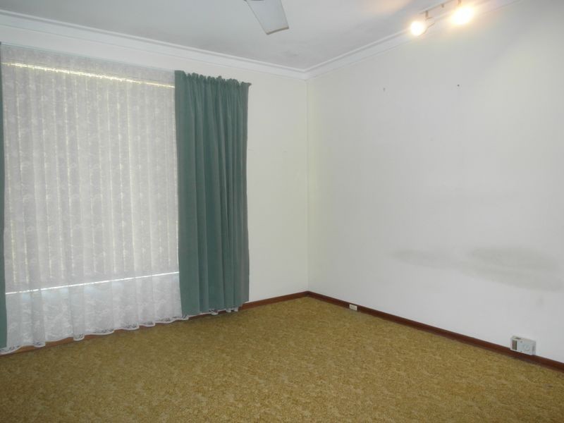 8 Crandon Street, Gosnells WA 6110