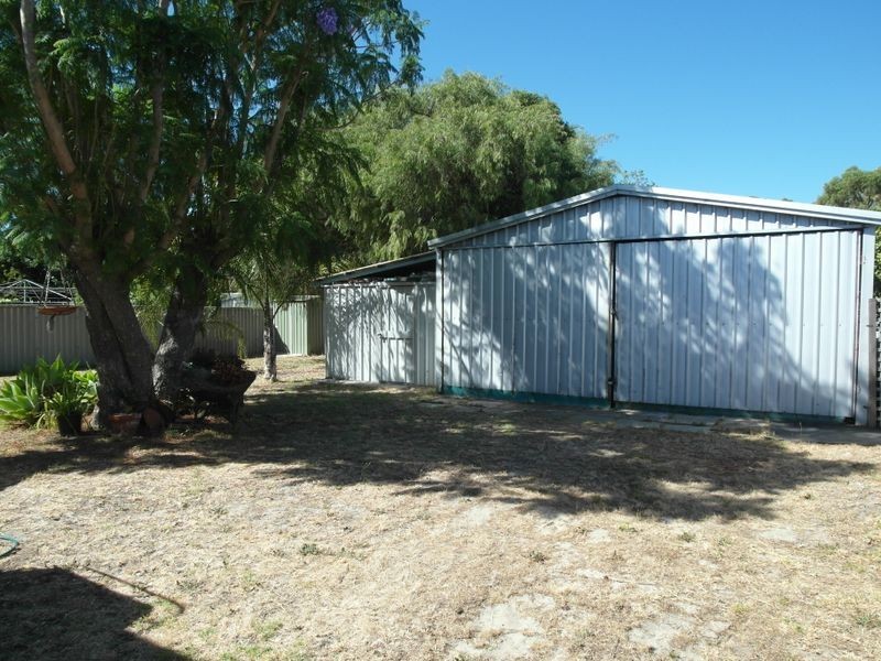 8 Crandon Street, Gosnells WA 6110