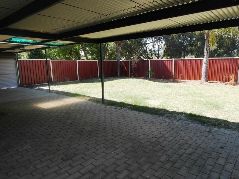 5 Dwyer Crescent, Gosnells WA 6110