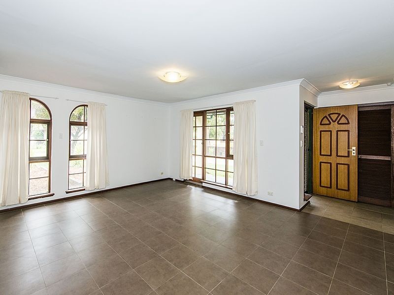 36 Holling Street, Maddington WA 6109