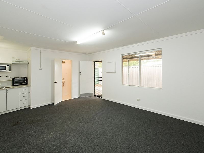 36 Holling Street, Maddington WA 6109