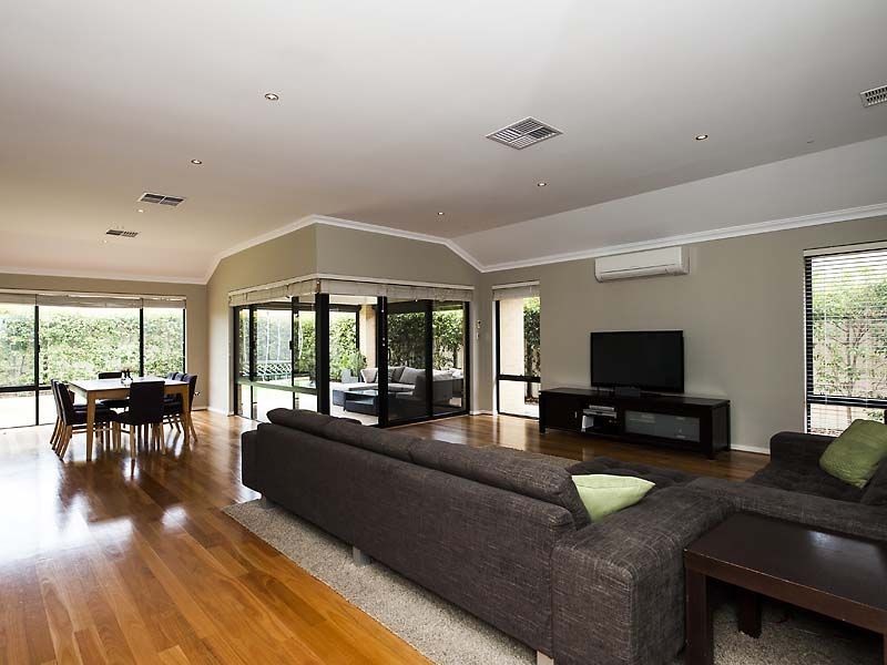 12 Banda Blvd, Canning Vale WA 6155