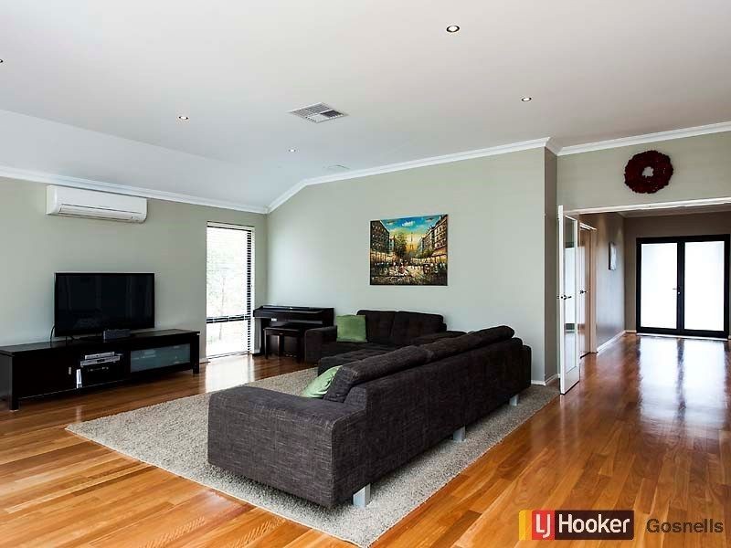 12 Banda Blvd, Canning Vale WA 6155