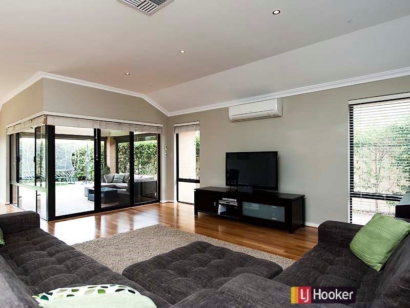 12 Banda Blvd, Canning Vale WA 6155