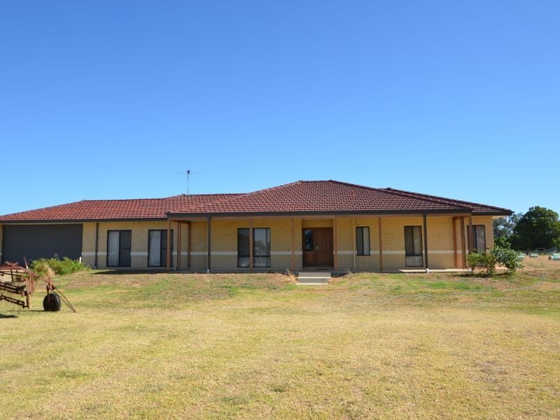 227 Fifth Street, Harvey WA 6220