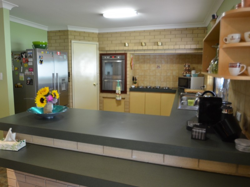 35 Hinge Road, Harvey WA 6220