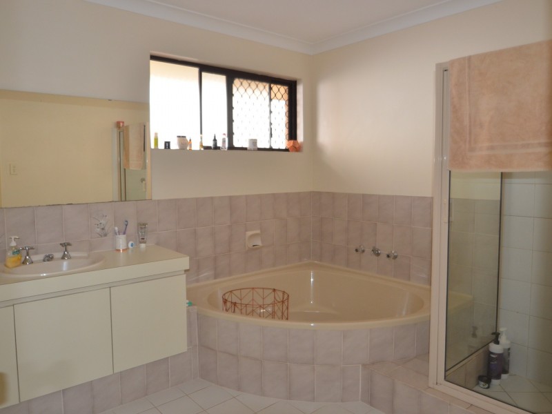 35 Hinge Road, Harvey WA 6220