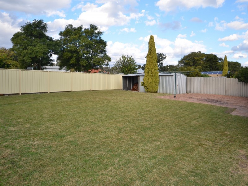 35 Hinge Road, Harvey WA 6220