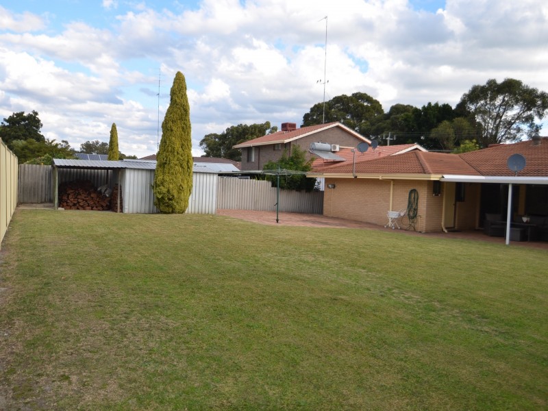 35 Hinge Road, Harvey WA 6220