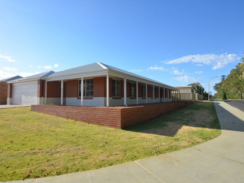 2 Raneri Avenue, Harvey WA 6220