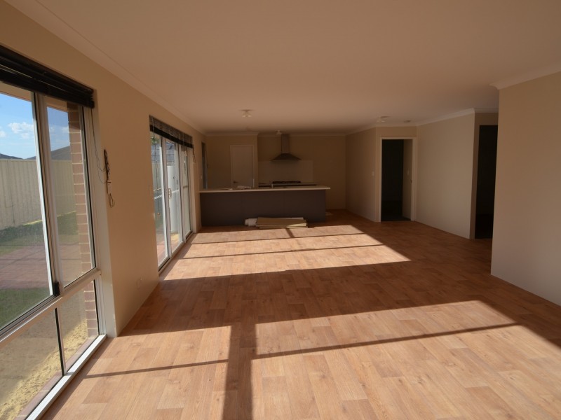 2 Raneri Avenue, Harvey WA 6220