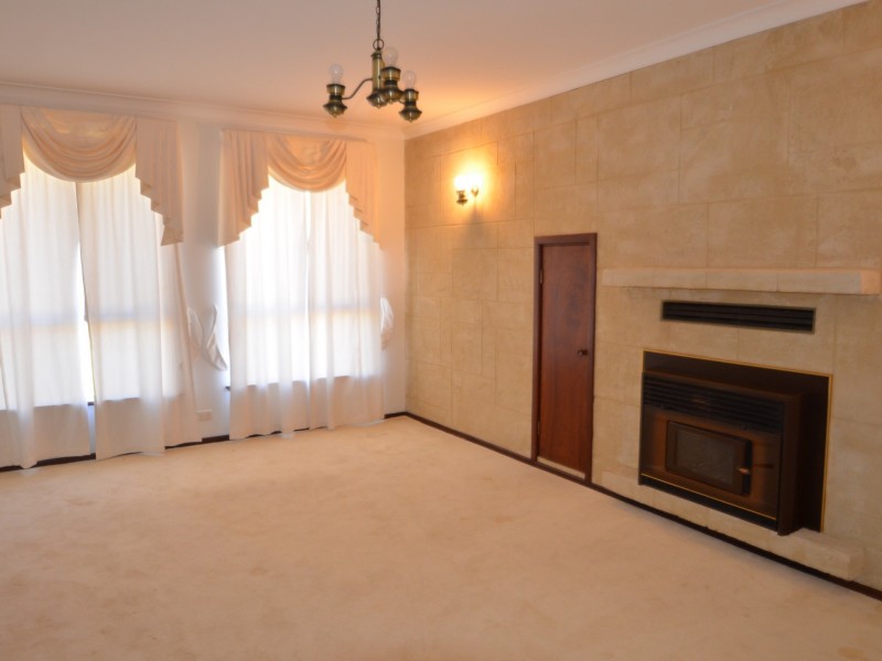 7 Young Street, Harvey WA 6220