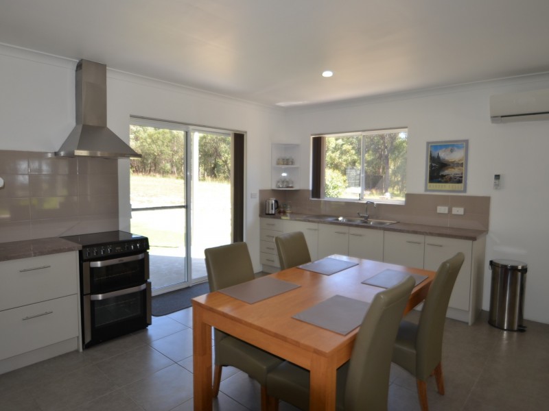 203 Thornton Drive, Uduc WA 6220