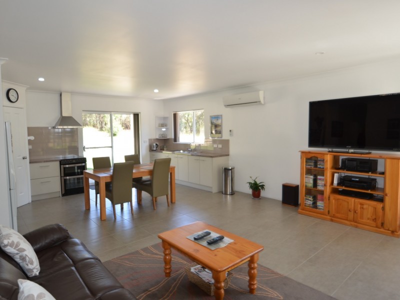 203 Thornton Drive, Uduc WA 6220