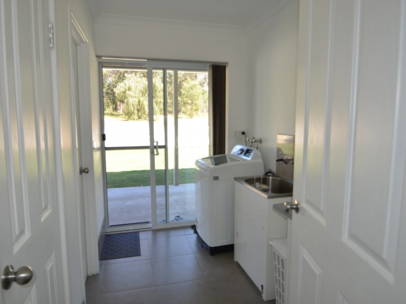 203 Thornton Drive, Uduc WA 6220