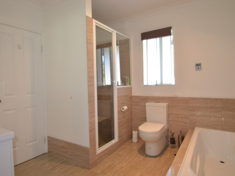 203 Thornton Drive, Uduc WA 6220