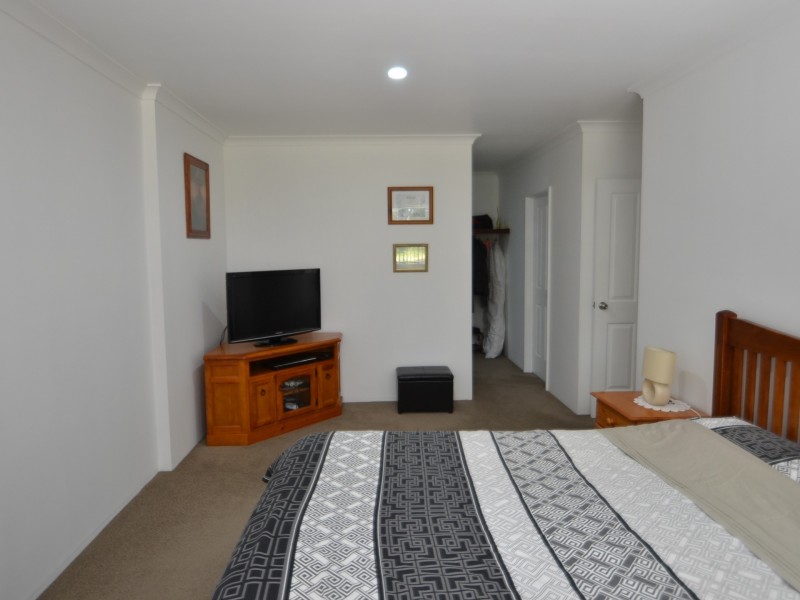 203 Thornton Drive, Uduc WA 6220