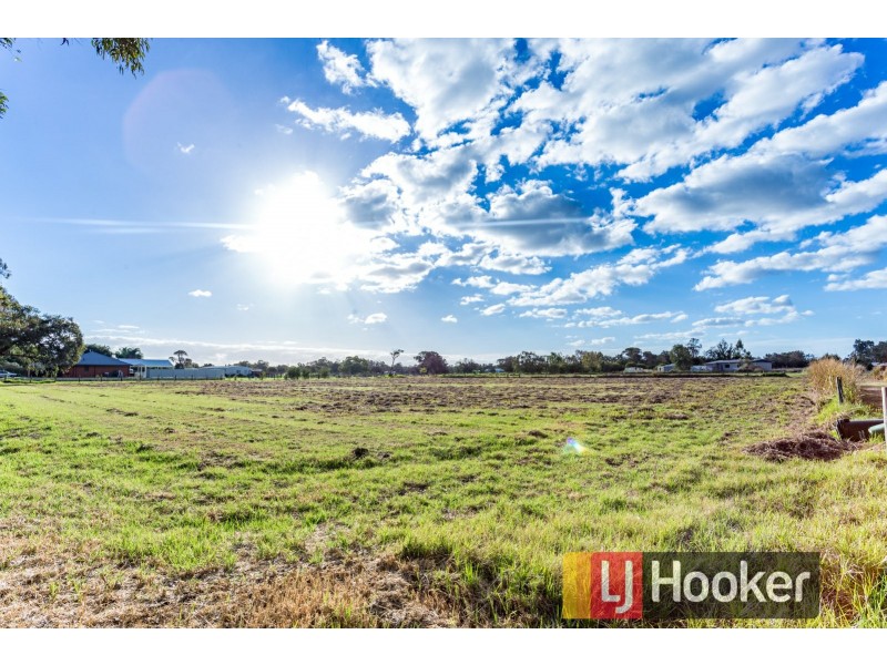 42 Roberts Road, Hamel WA 6215