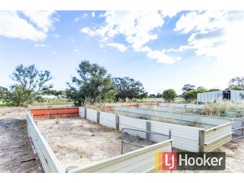 42 Roberts Road, Hamel WA 6215