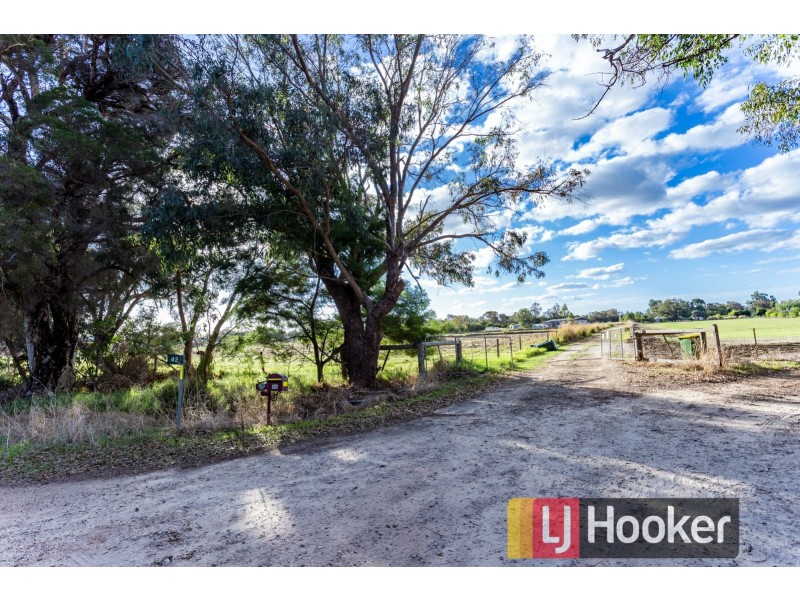 42 Roberts Road, Hamel WA 6215