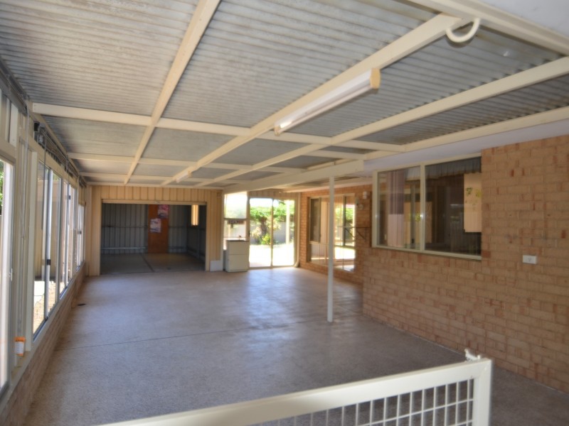 10 Minella Road, Harvey WA 6220