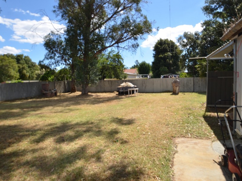 18 Palmer Street, Harvey WA 6220