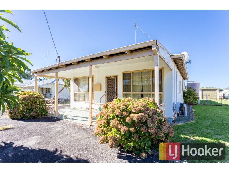 16 Roy Street, Harvey WA 6220