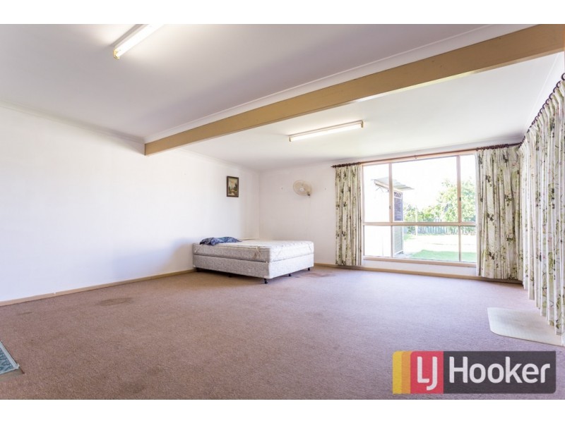16 Roy Street, Harvey WA 6220