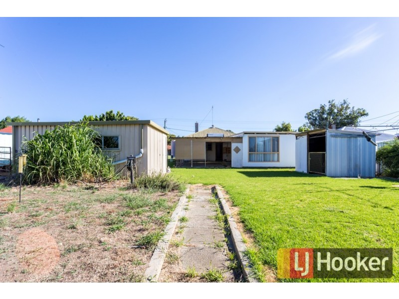 16 Roy Street, Harvey WA 6220