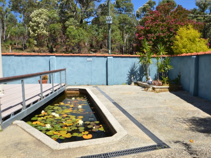 1 Hillside Road, Harvey WA 6220