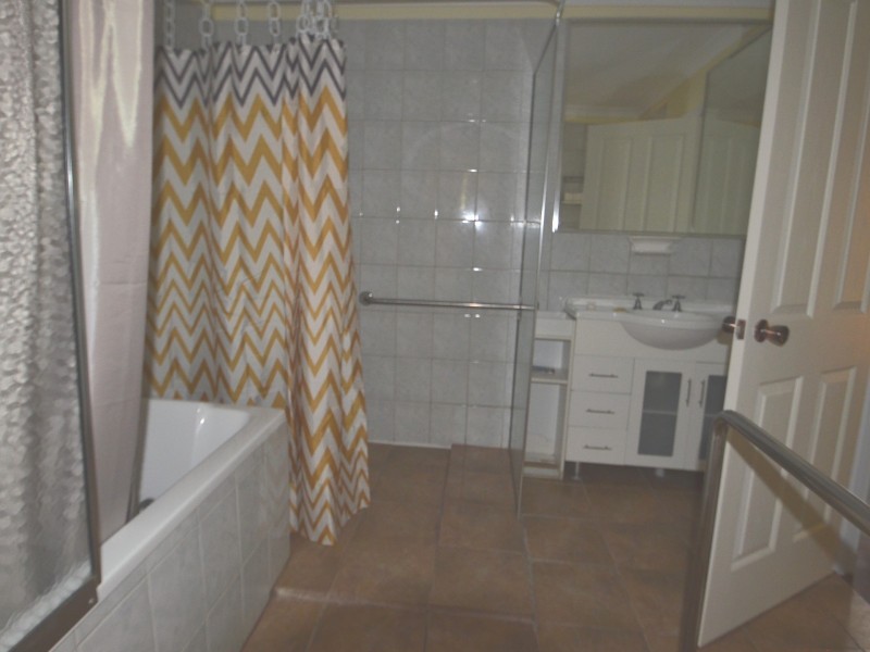 13 Merriedale Crescent, Harvey WA 6220