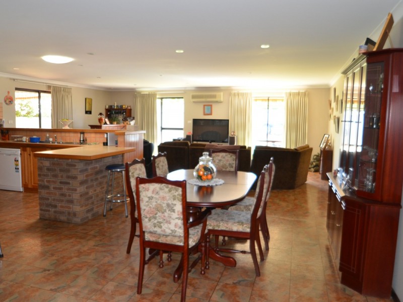 45 Third Street, Harvey WA 6220