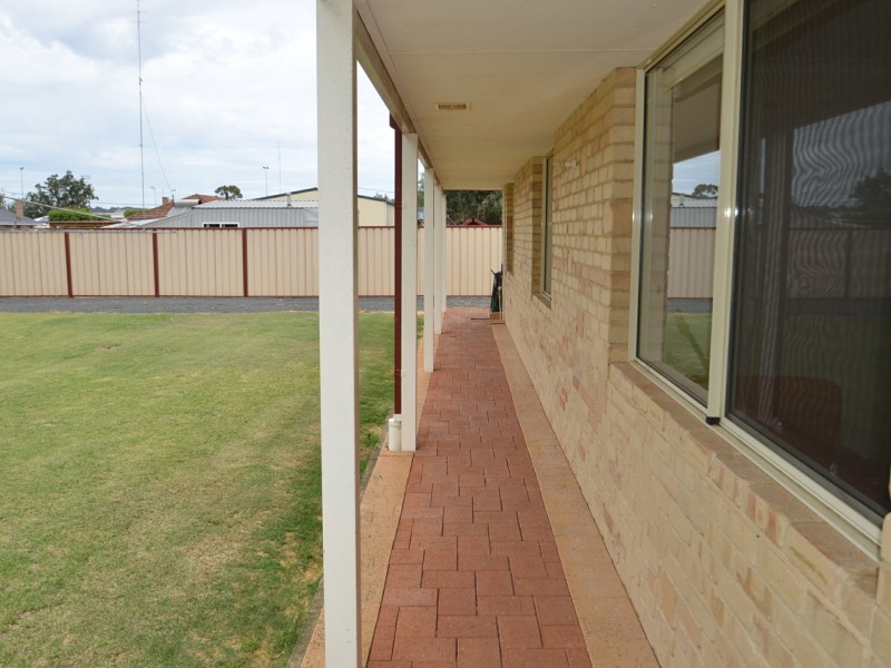 48 Third Street, Harvey WA 6220